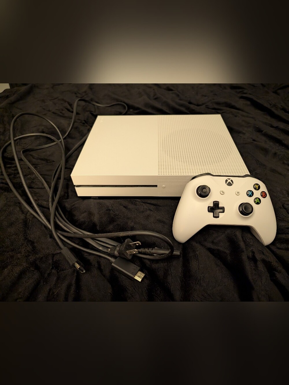 Microsoft White Xbox One S 1TB Console with White Controller
